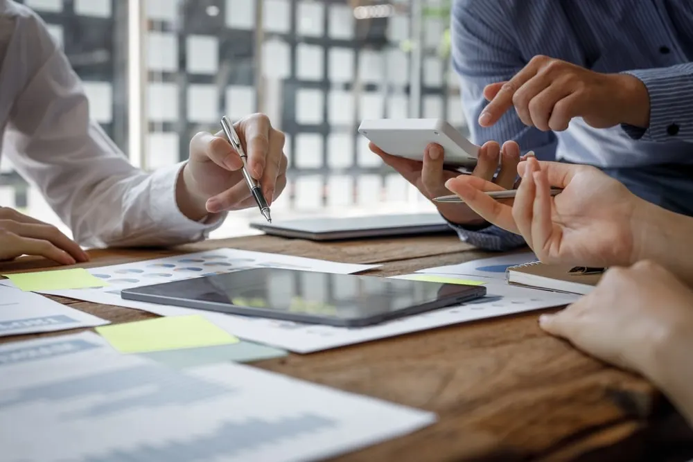 steps to become a financial analyst